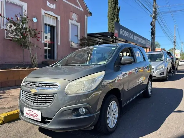 Carro Chevrolet Spin 2013 LS 5S 1.8 (Flex)