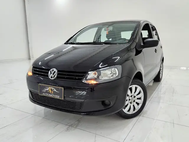 Carro Volkswagen Fox 2014 1.0 TEC (Flex) 4p