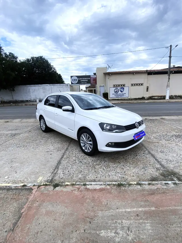 Carro Volkswagen Voyage 2015 1.6 VHT Highline (Flex)