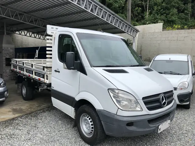 Carro Mercedes-Benz Sprinter 2012 Chassi 311 CDI treet