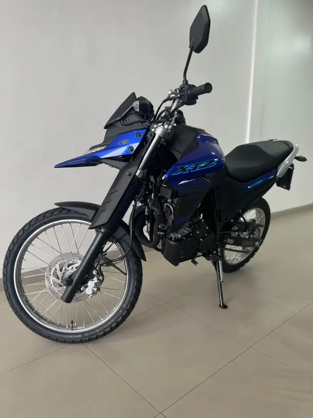 Moto Yamaha XTZ 250 Lander 2025 Connected