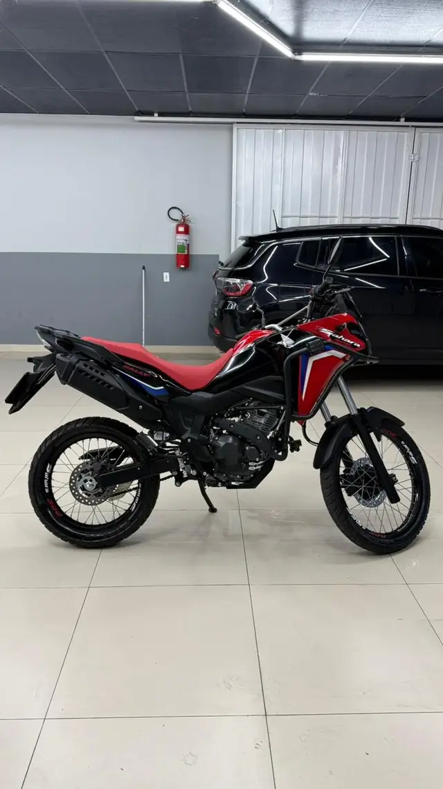 Moto Honda XRE Sahara 300 2026 Rally