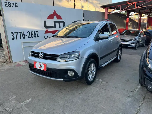 Carro Volkswagen CrossFox 2014 1.6 VHT (Flex)