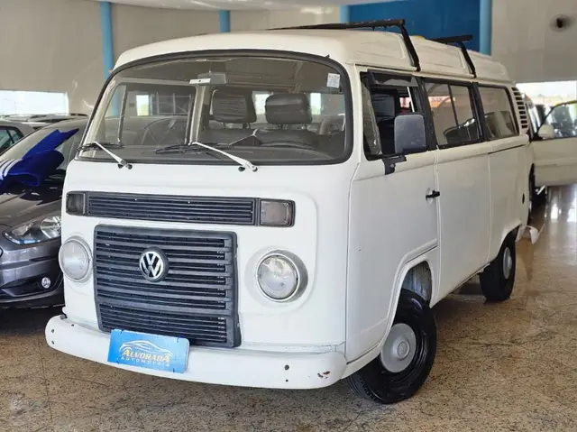 Carro Volkswagen Kombi 2010 Lotação 1.4 (Flex)