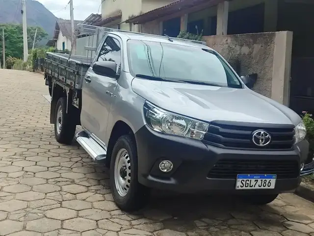 Carro Toyota Hilux Cabine Simples 2024 Chassi DSL 4x4 2.8 Diesel