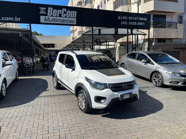Carro Fiat Mobi 2024 Trekking 1.0