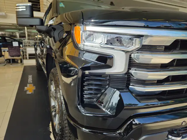 Carro Chevrolet Silverado 2025 High Country 5.3