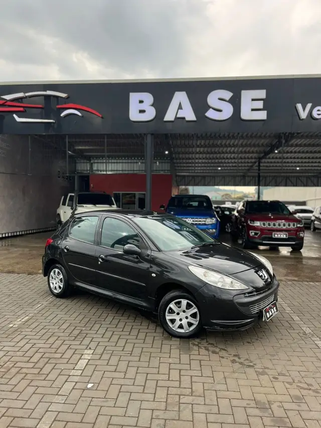 Carro Peugeot 207 2011 XR 1.4 (10 ANOS BRASIL)(Flex) 4p