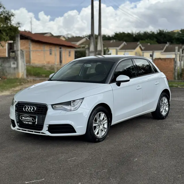 Carro Audi A1 2015 1.4 TFSI Sportback Attraction S Tronic