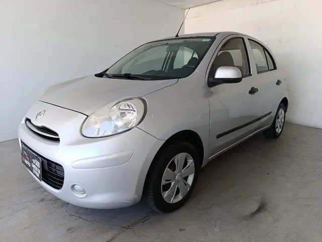 Carro Nissan March 2012 1.0 16V (Flex)