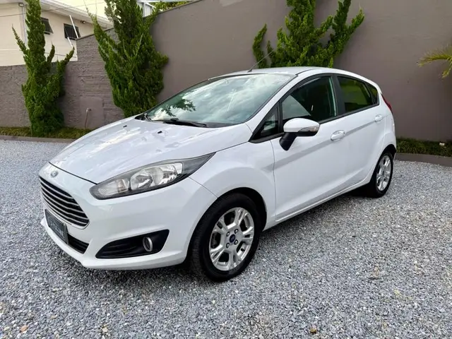 Carro Ford Fiesta Hatch 2016 SE Powershift 1.6 (Flex)