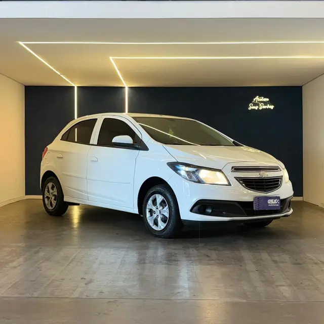 Carro Chevrolet Onix 2014 1.0 LT SPE/4