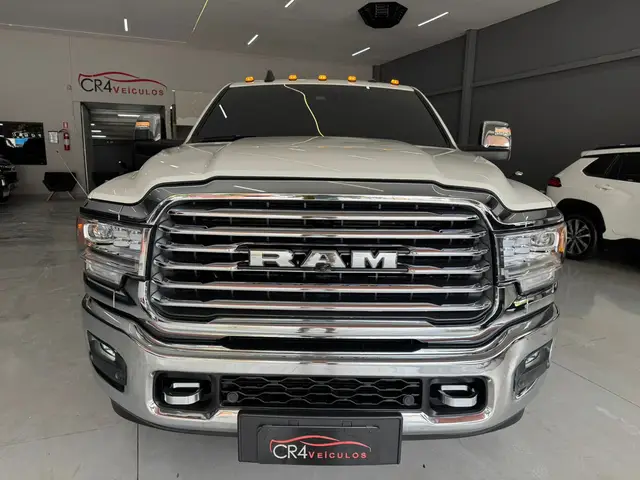 Carro Ram 3500 2024 Limited Longhorn 6.7 4x4
