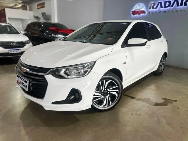 Carro Chevrolet Onix 2024 LT 1.0