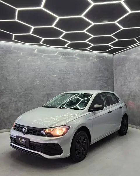 Carro Volkswagen Polo 2025 Track 1.0 Flex 12V 5p