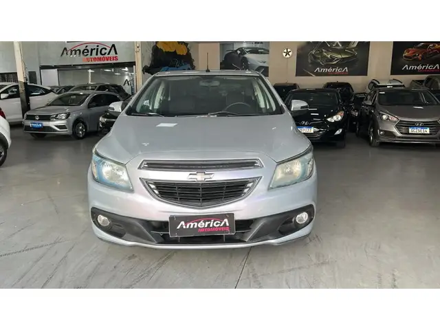 Carro Chevrolet Prisma 2013 1.4 LT SPE/4