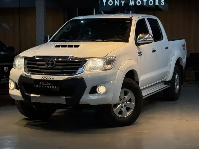 Carro Toyota Hilux Cabine Dupla 2015 Hilux 3.0 TDI 4x4 CD SRV (Aut)