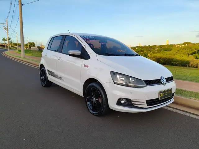 Carro Volkswagen Fox 2016 1.6 MSI Rock in Rio (Flex)