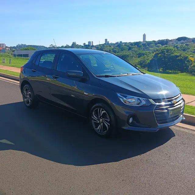 Carro Chevrolet Onix 2025 LT 1.0