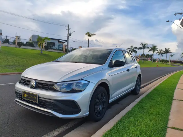 Carro Volkswagen Polo 2024 Track 1.0 Flex 12V 5p