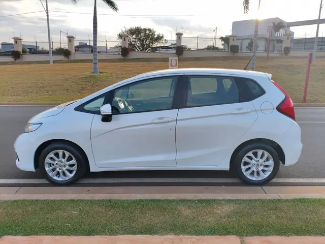 Carro Honda Fit 2018 1.5 16v LX CVT (Flex)