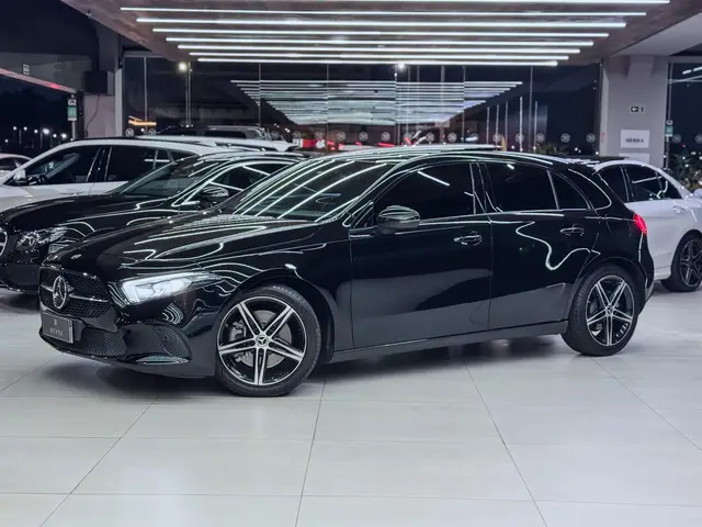 Carro Mercedes-Benz A 250 2021 2.0 Turbo (Aut)