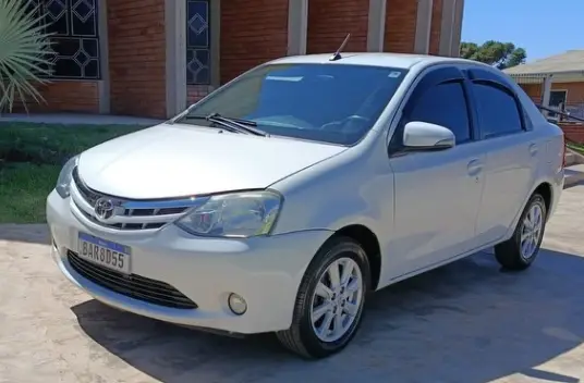 Carro Toyota Etios Sedan 2017 XLS 1.5 (Flex)