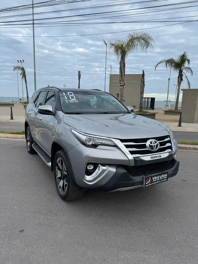 Carro Toyota SW4 2018 2.8 TDI SRX 7L 4x4 (Aut)