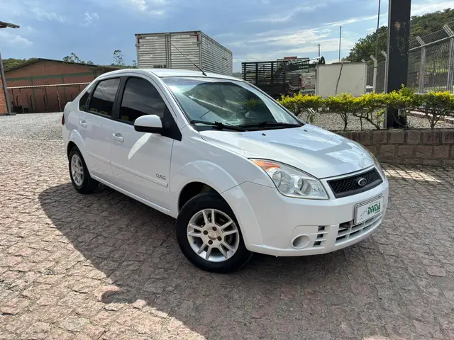 Carro Ford Fiesta Sedan 2009 Class 1.6 (Flex)