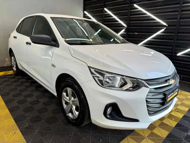 Carro Chevrolet Onix 2025 1.0