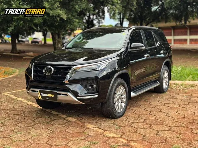 Carro Toyota SW4 2021 SRX 2.8 turbodiesel 7L 4x4 (Aut)