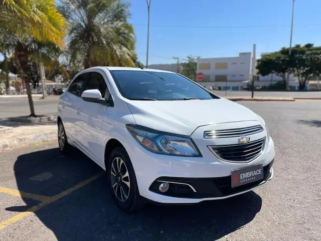 Carro Chevrolet Onix 2015 1.4 Effect SPE/4
