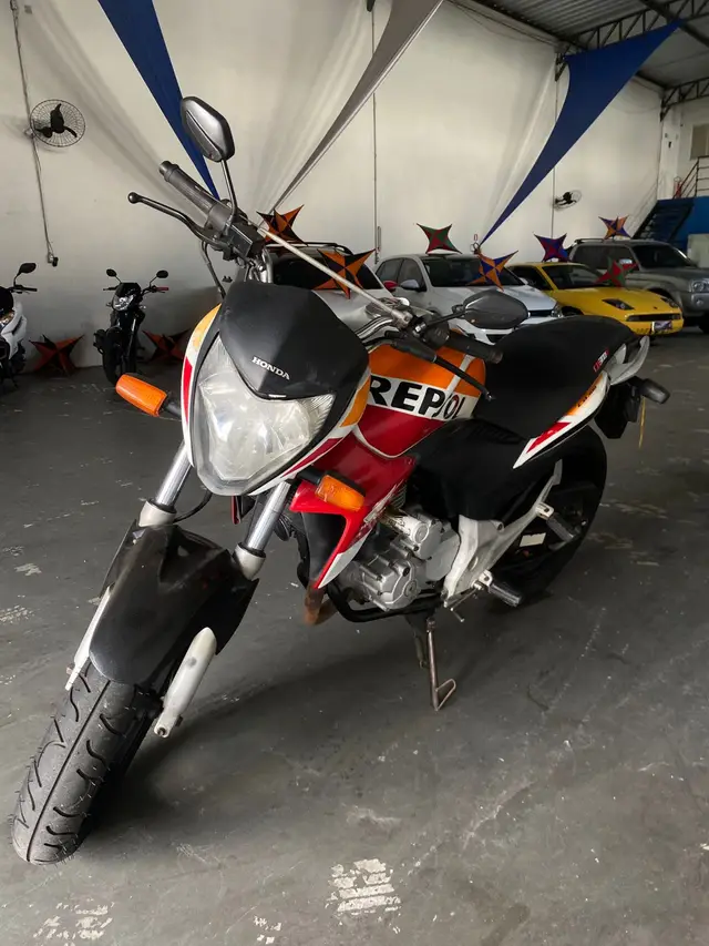 Moto Honda CB 300R 2014 Repsol