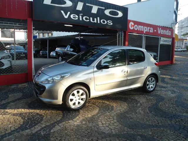 Carro Peugeot 207 2011 Hatch XR 1.4 8V (flex) 4p