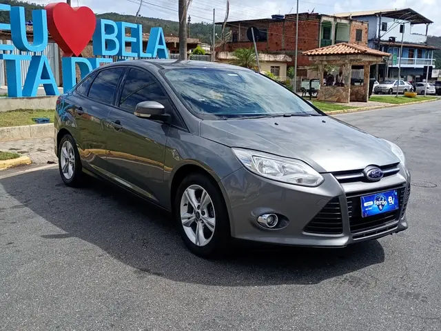 Carro Ford Focus Hatch 2015 Titanium Plus 2.0 16V PowerShift