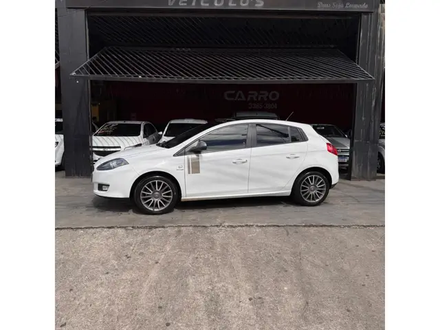 Carro Fiat Bravo 2014 Sporting 1.8 16V Dualogic (Flex)