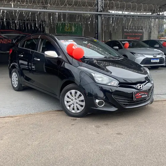 Carro Hyundai HB20S 2014 1.0 Copa do Mundo (Flex)