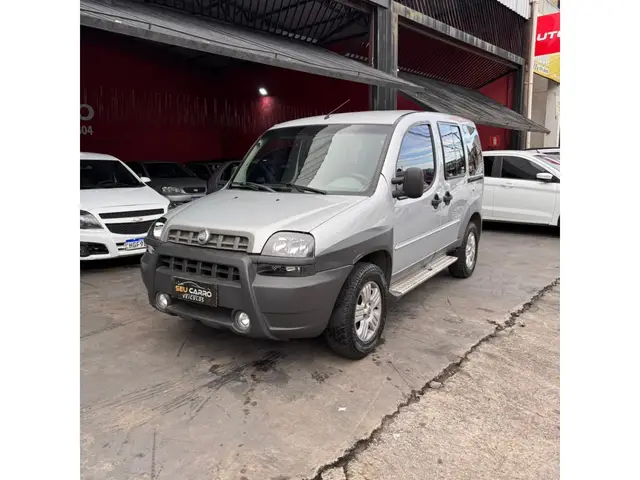 Carro Fiat Doblò 2005 Adventure 1.8 8V
