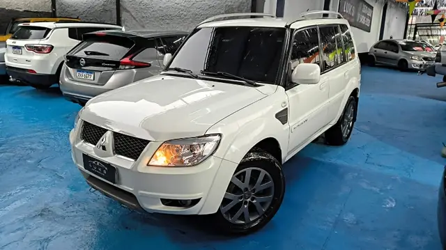 Carro Mitsubishi Pajero TR4 2013 2.0 16V 4x2 (Flex) (Aut)