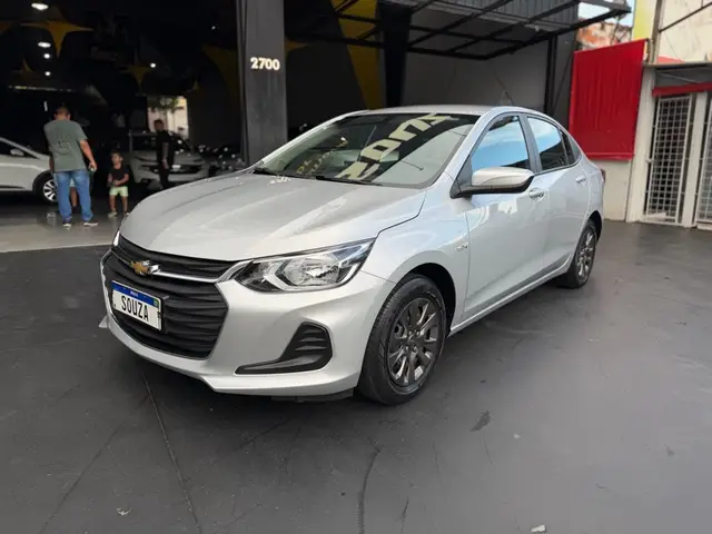 Carro Chevrolet Onix Plus 2023 LT 1.0