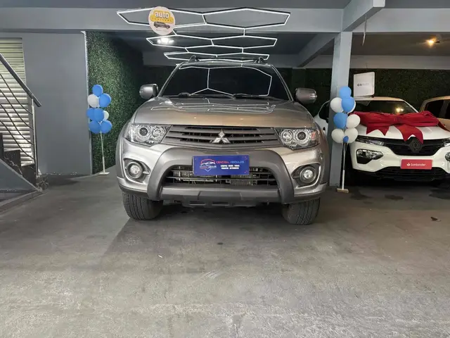 Carro Mitsubishi L200 Triton 2018 HPE 3.2 CD TB Int.Diesel Mec