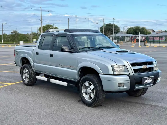 Carro Chevrolet S10 Cabine Dupla 2011 S10 Executive 4x2 2.4 (Flex) (Cab Dupla)