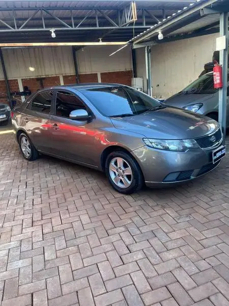 Carro Kia Cerato 2011 1.6 16V