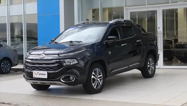 Carro Fiat Toro 2019 Volcano 2.0 diesel AT9 4x4
