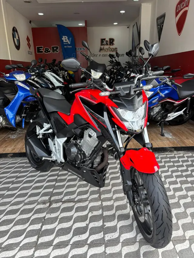 Moto Honda CB 300F Twister 2024 (CBS)