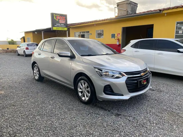 Carro Chevrolet Onix 2023 LT 1.0