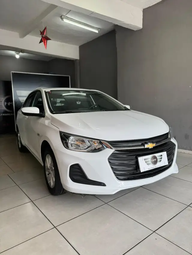 Carro Chevrolet Onix 2023 LT 1.0