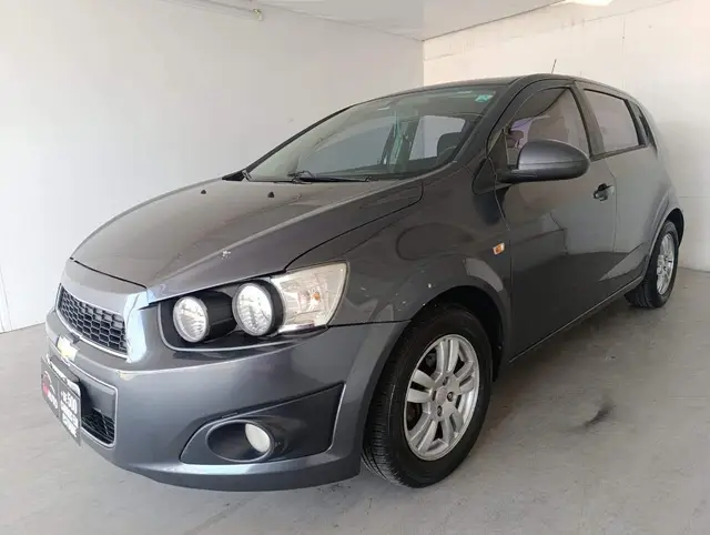 Carro Chevrolet Sonic 2013 Hatch LT