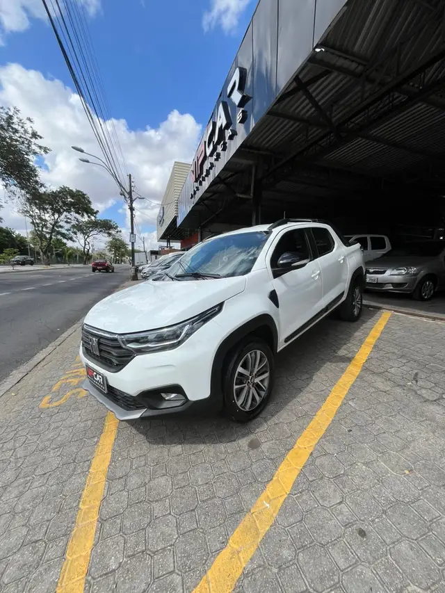 Carro Fiat Strada 2025 Volcano 1.3 Flex 8V CD Aut.