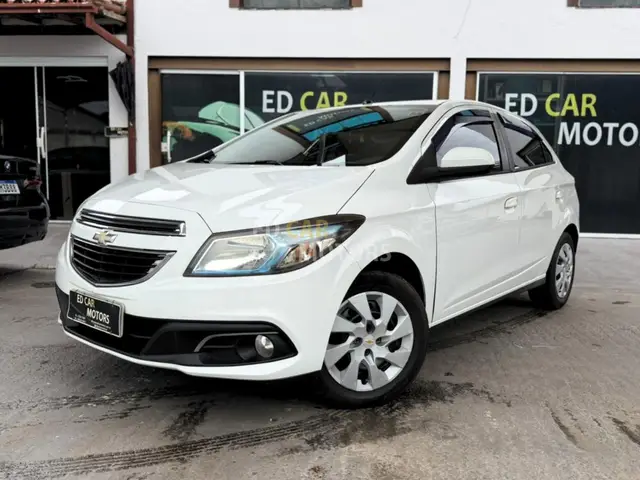 Carro Chevrolet Onix 2014 1.4 LT SPE/4 (Aut)
